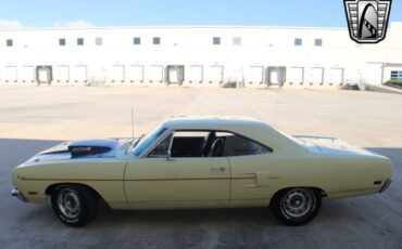 Plymouth-Road-Runner-1970-3