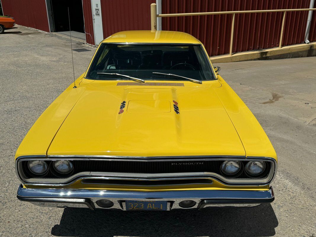 Plymouth-Road-Runner-1970-37