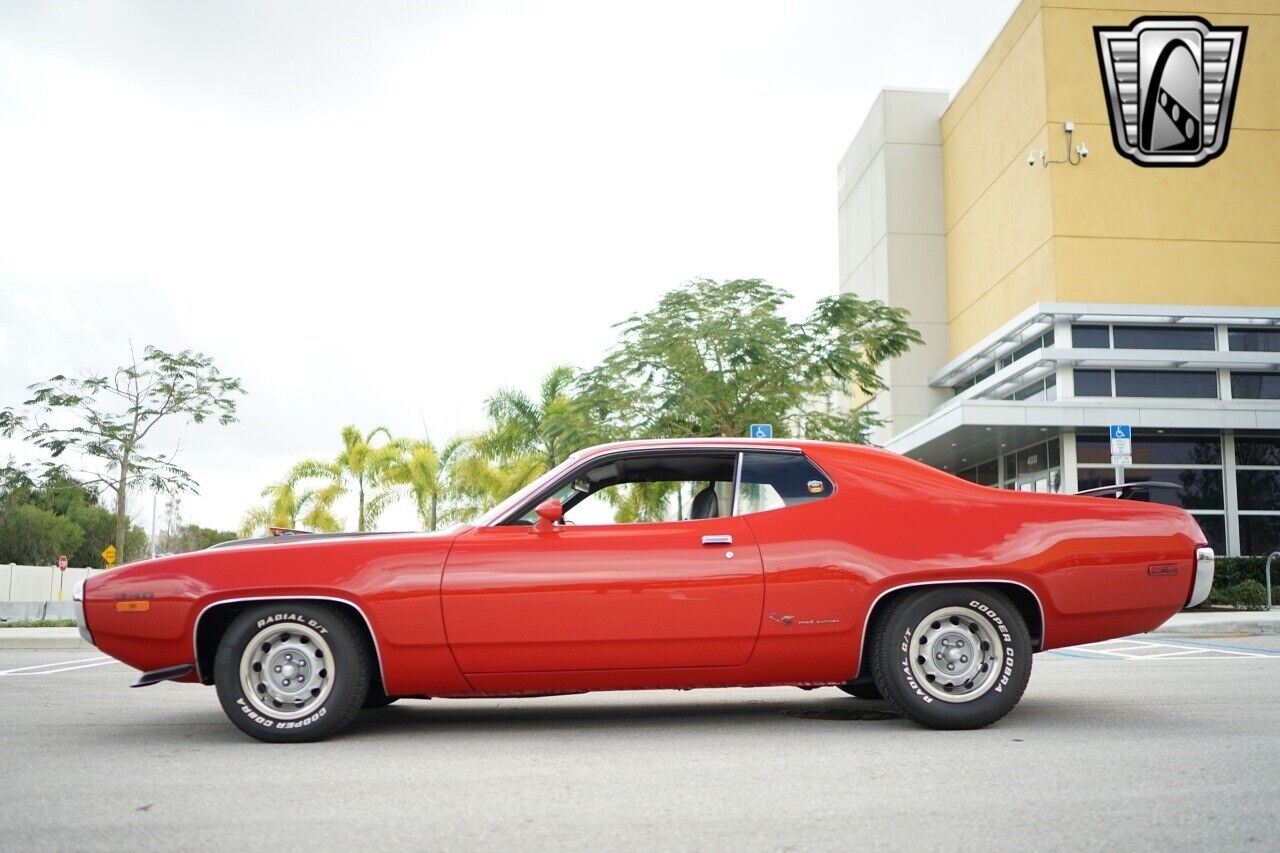 Plymouth-Road-Runner-1972-3