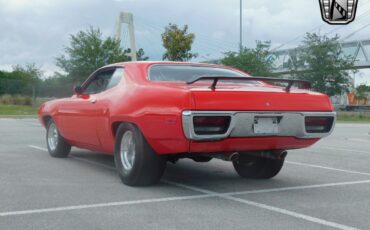 Plymouth-Road-Runner-1972-5