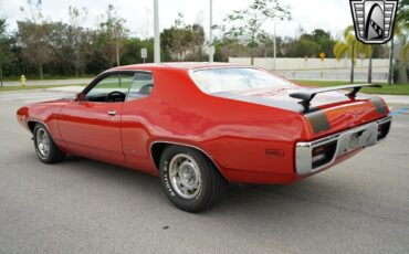 Plymouth-Road-Runner-1972-5