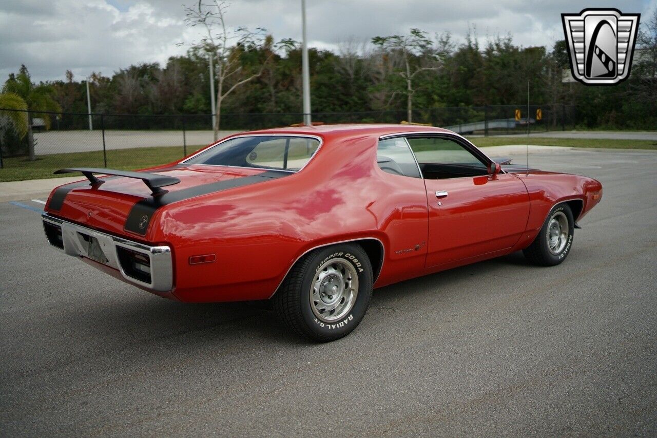 Plymouth-Road-Runner-1972-7