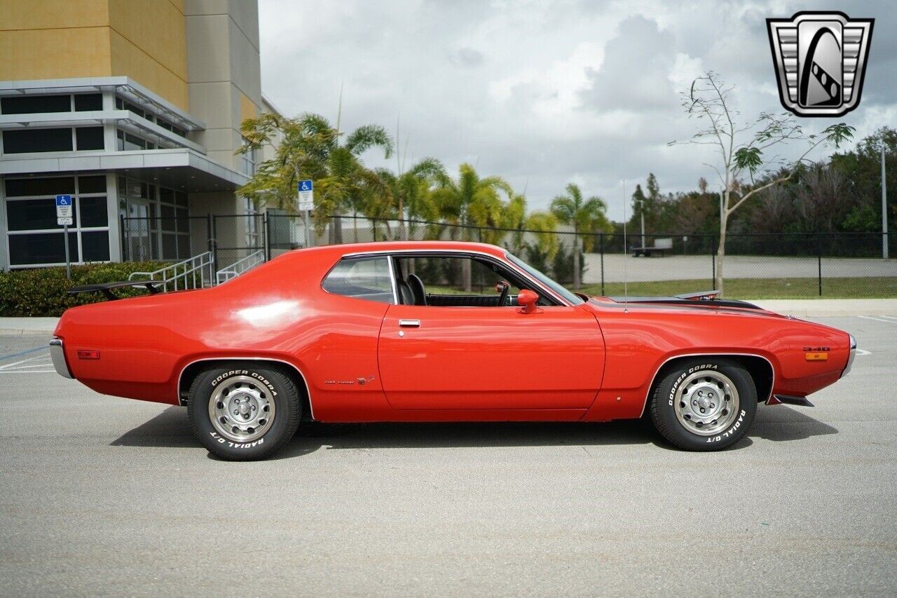 Plymouth-Road-Runner-1972-8