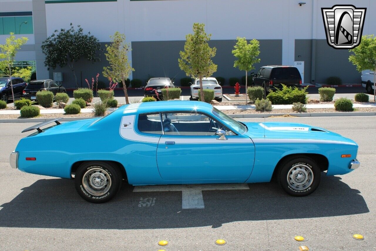 Plymouth-Road-Runner-1973-9