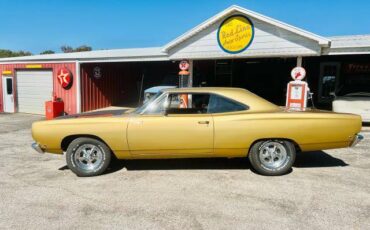 Plymouth-Road-runner-1968-2