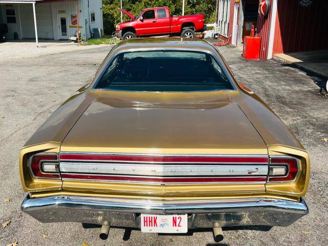 Plymouth-Road-runner-1968-5