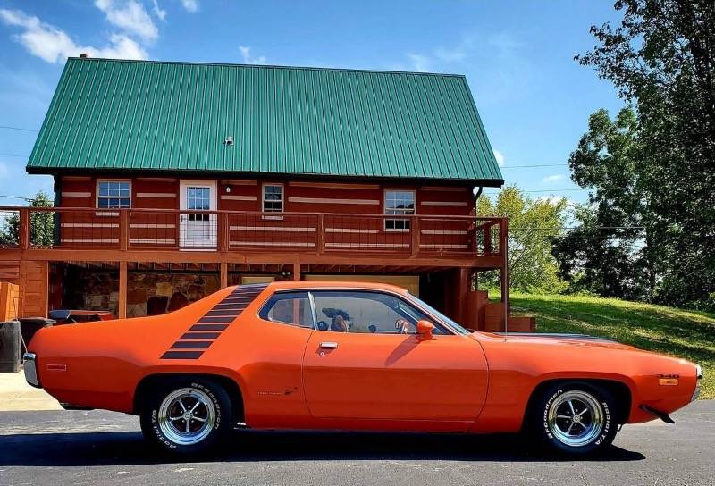 Plymouth-Road-runner-1972-10