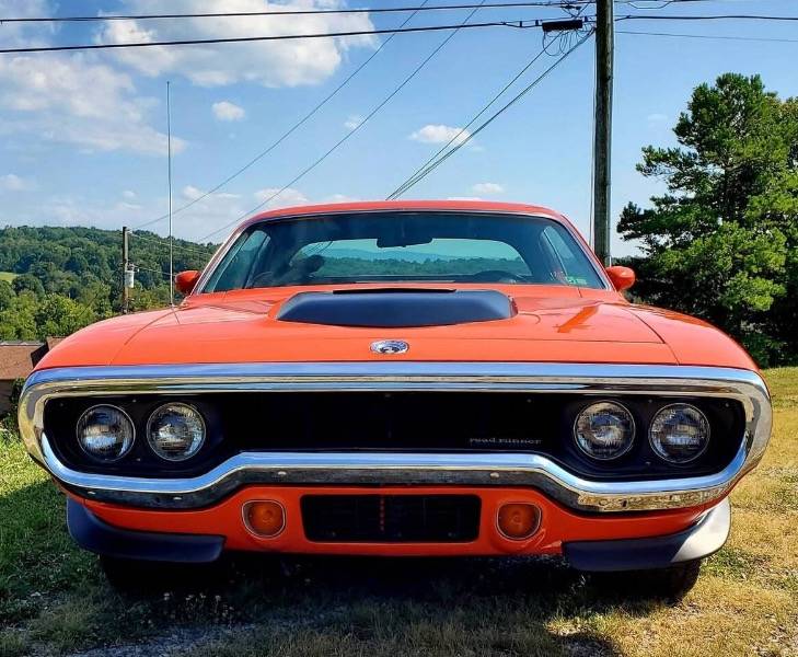 Plymouth-Road-runner-1972-12