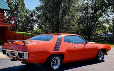 Plymouth-Road-runner-1972-9