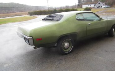 Plymouth-Road-runner-1972-9