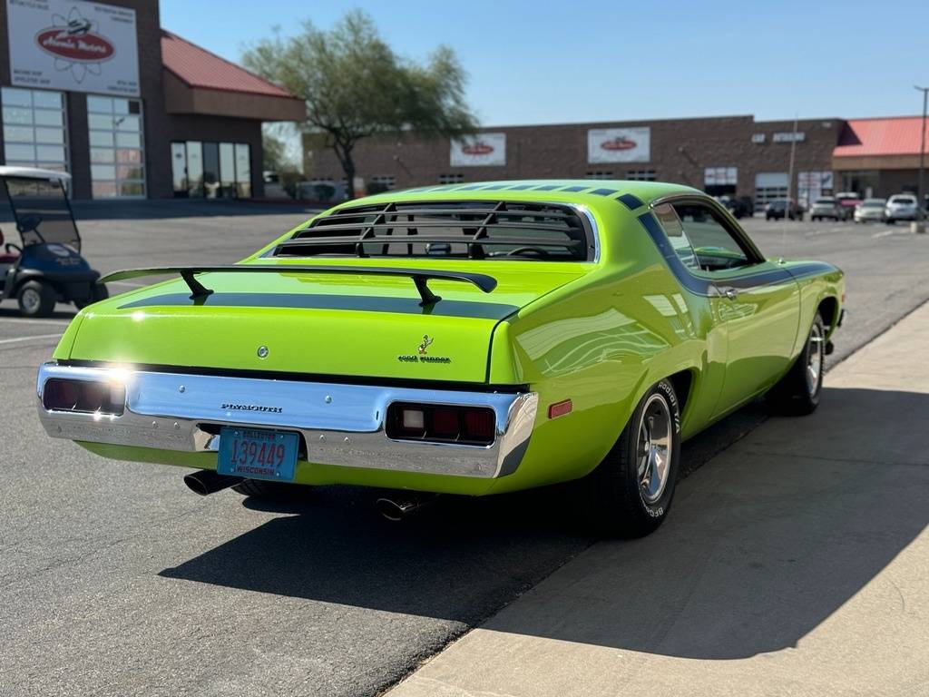 Plymouth-Road-runner-tribute-1974-5