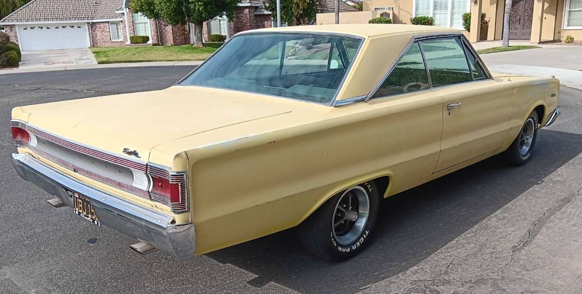 Plymouth-Satellite-1967-4