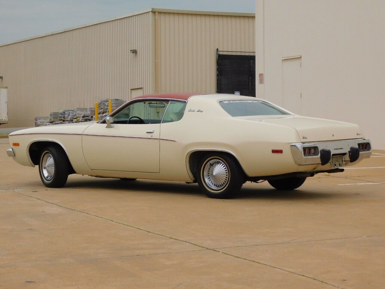 Plymouth-Satellite-1973-4