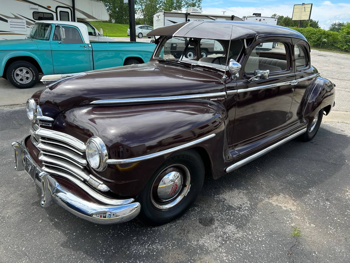 Plymouth-Special-deluxe-1948-2