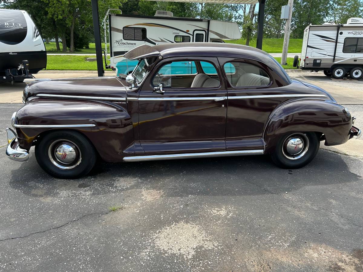 Plymouth-Special-deluxe-1948