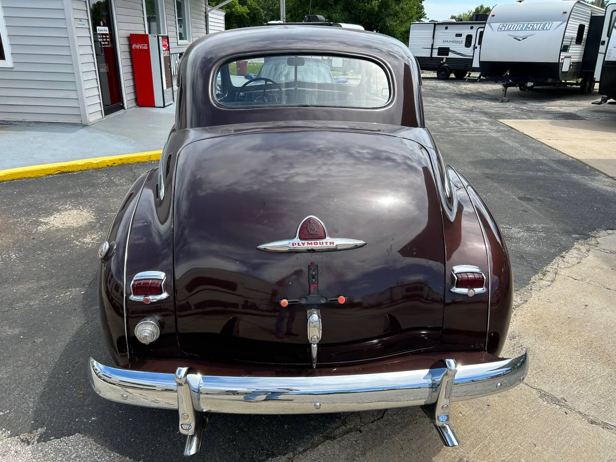 Plymouth-Special-deluxe-1948-4