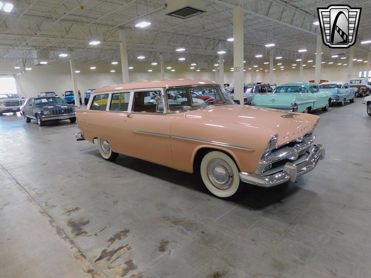 Plymouth-Suburban-1956-5