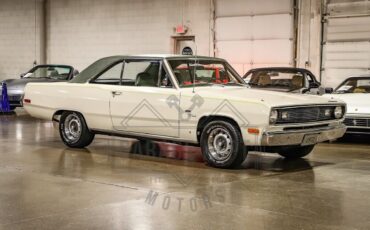 Plymouth Valiant  year1}