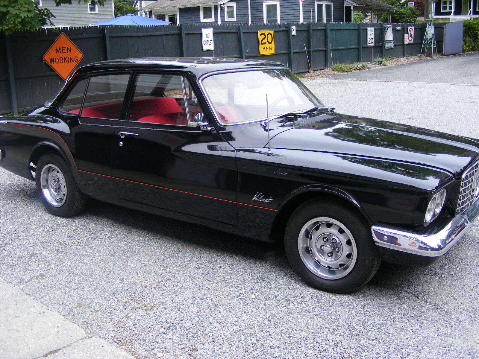 Plymouth-Valiant-Coupe-1961-8