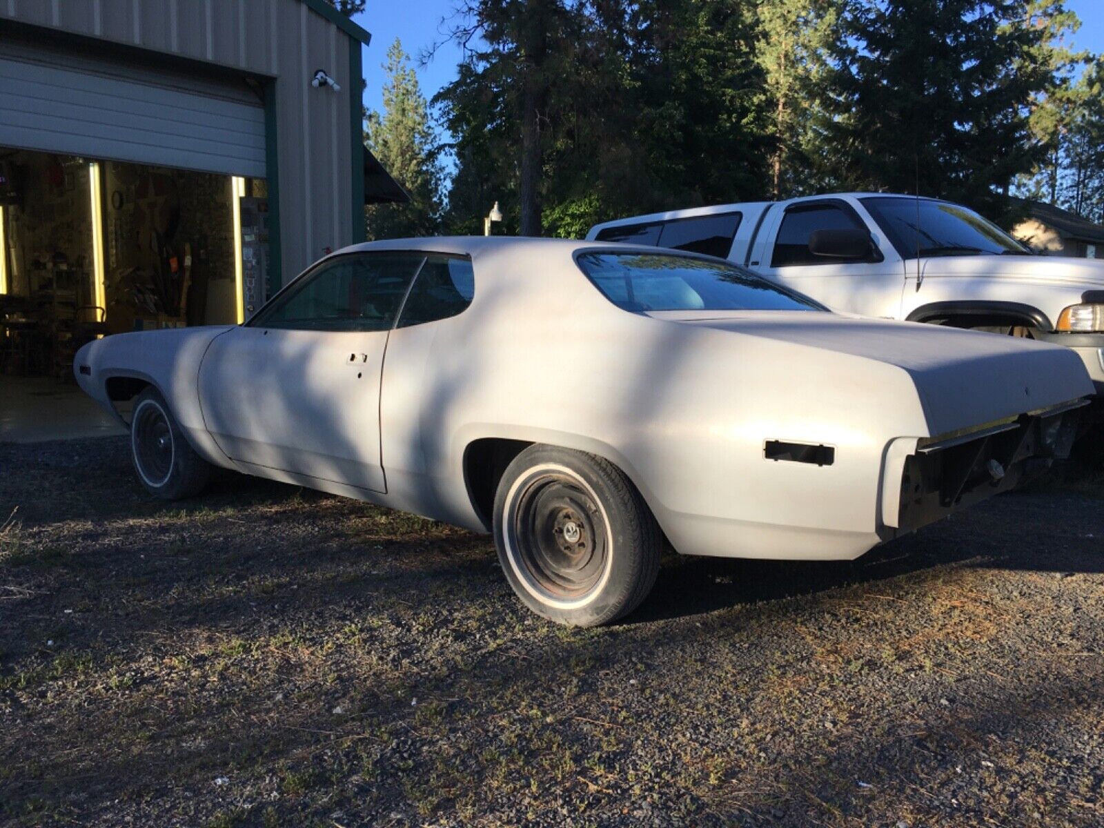 Plymouth-roadrunner-1971-14