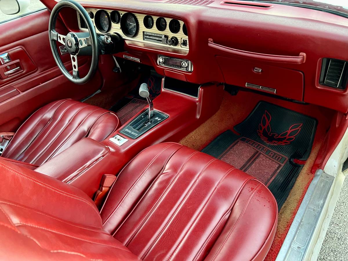 Pontiac-1977-9