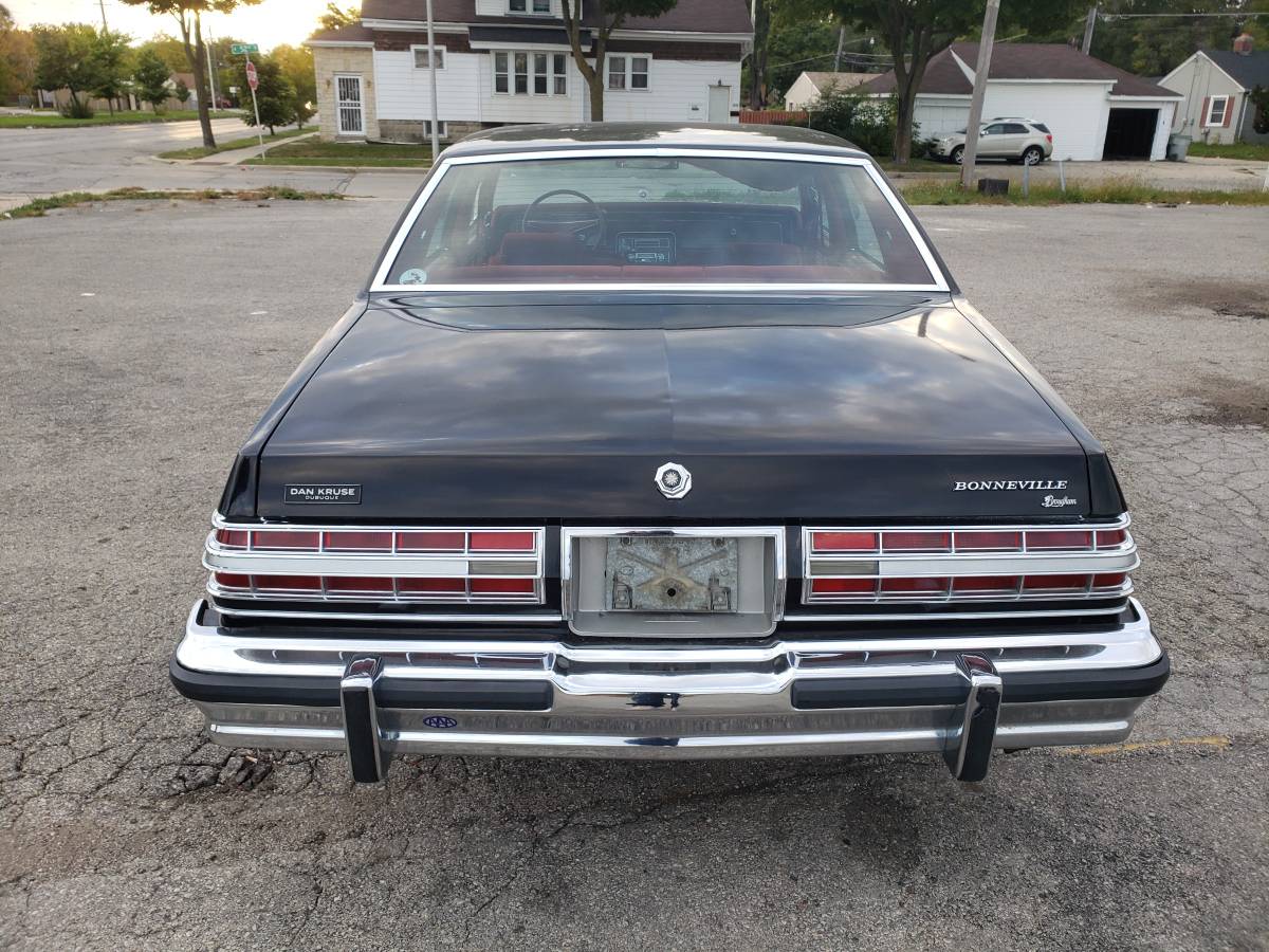 Pontiac-Bonneville-1979-6