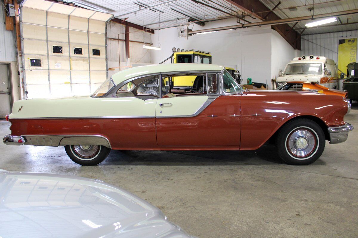 Pontiac-Chieftain-Coupe-1955-6