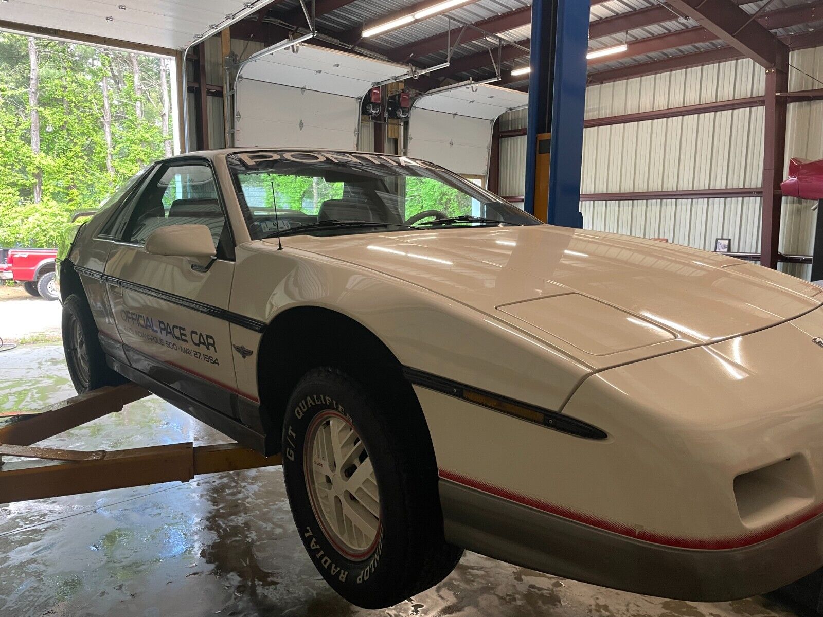 Pontiac-Fiero-1984-34