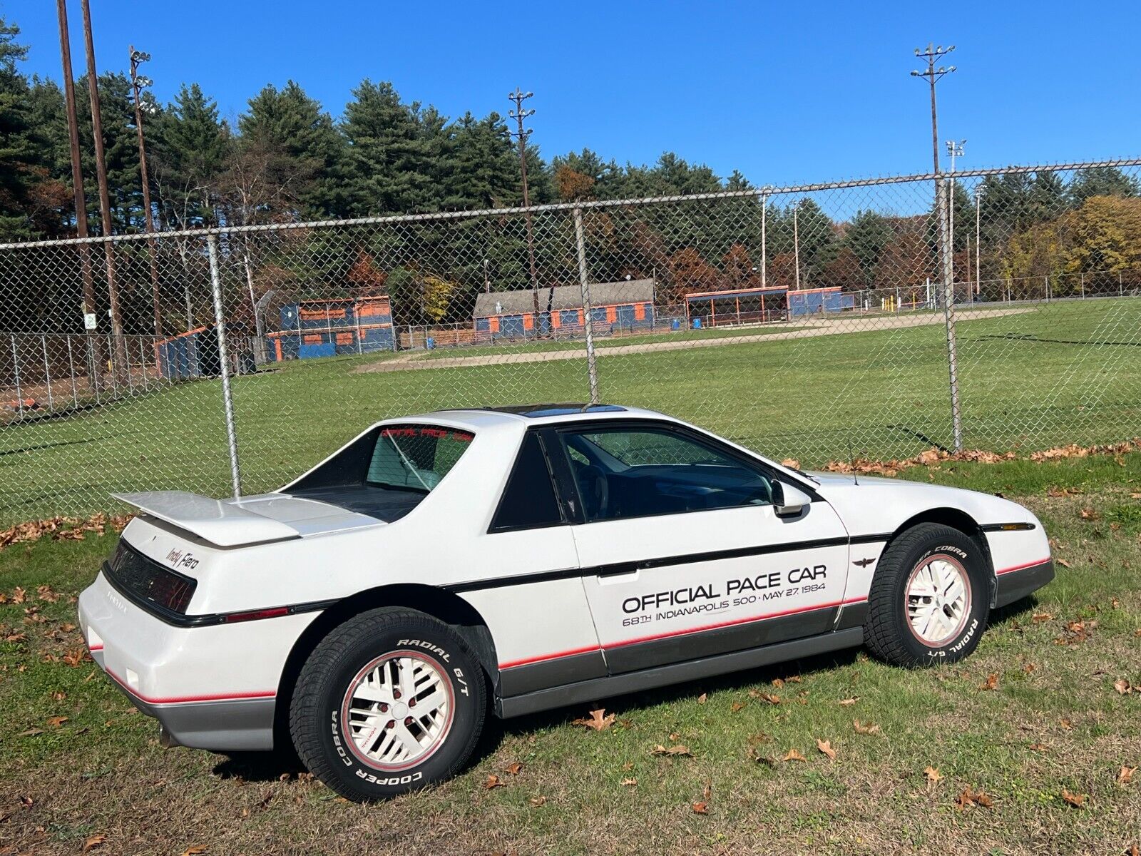 Pontiac-Fiero-1984-9