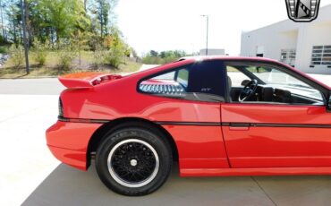 Pontiac-Fiero-1988-11