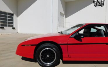 Pontiac-Fiero-1988-5