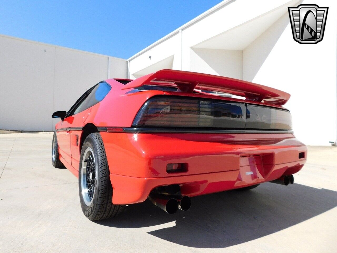 Pontiac-Fiero-1988-8