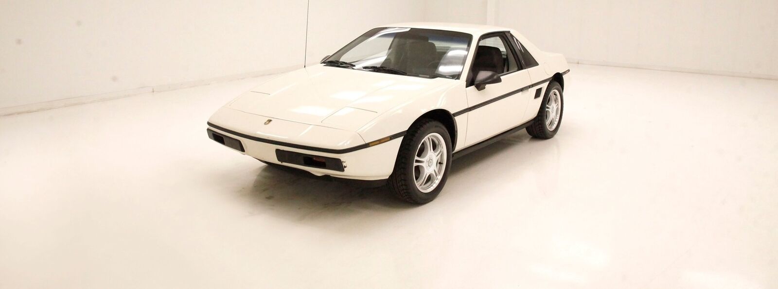 Pontiac Fiero Coupe 1984