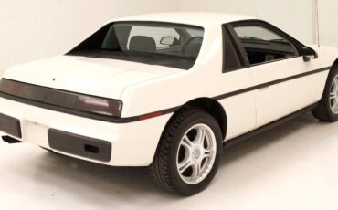 Pontiac-Fiero-Coupe-1984-4