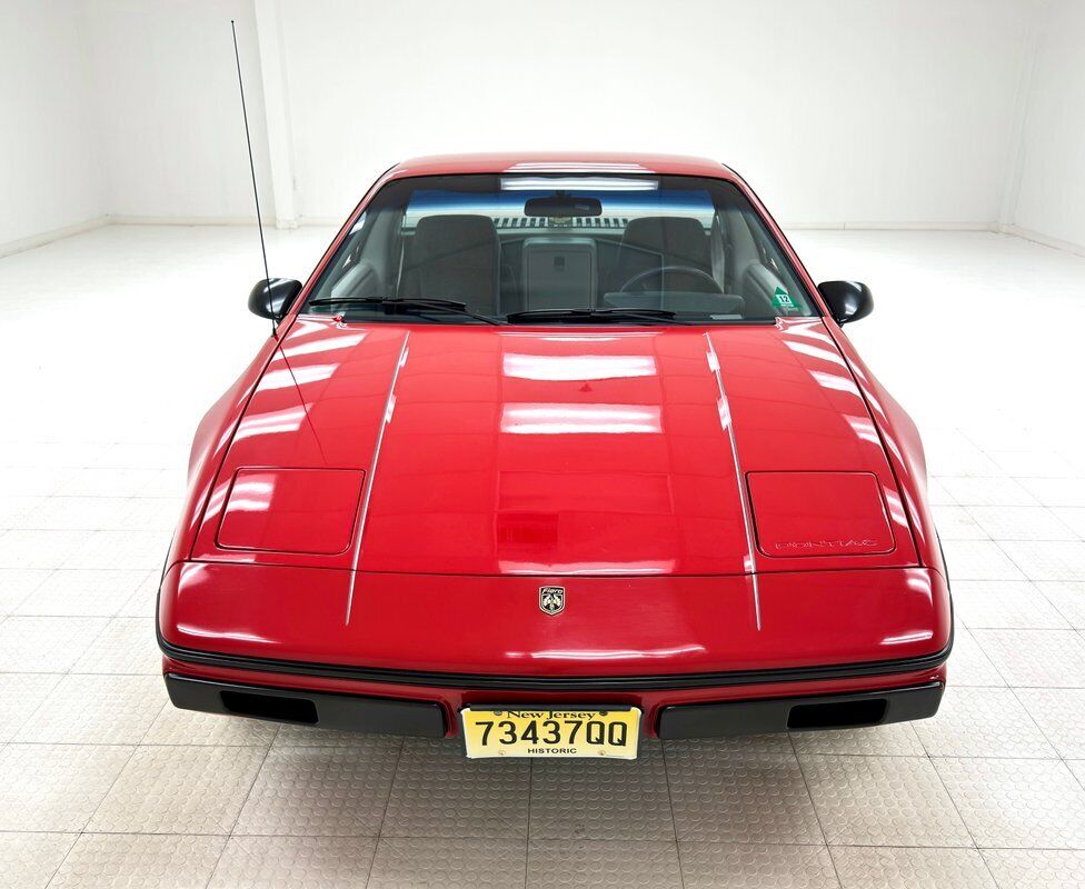 Pontiac-Fiero-Coupe-1984-7