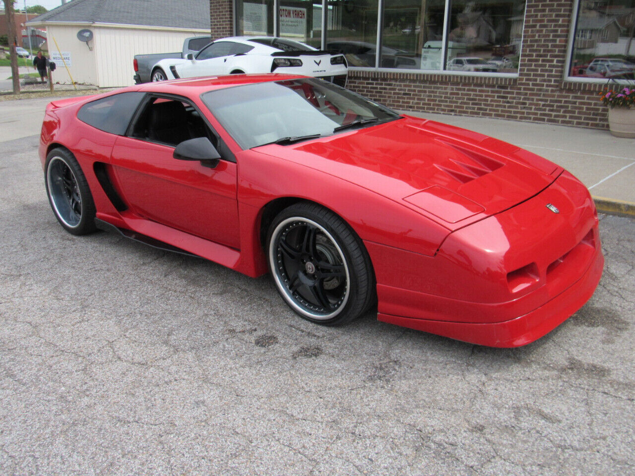 Pontiac-Fiero-Coupe-1985-1