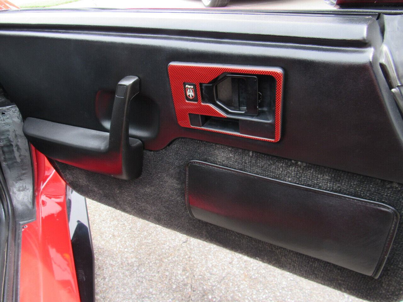 Pontiac-Fiero-Coupe-1985-22