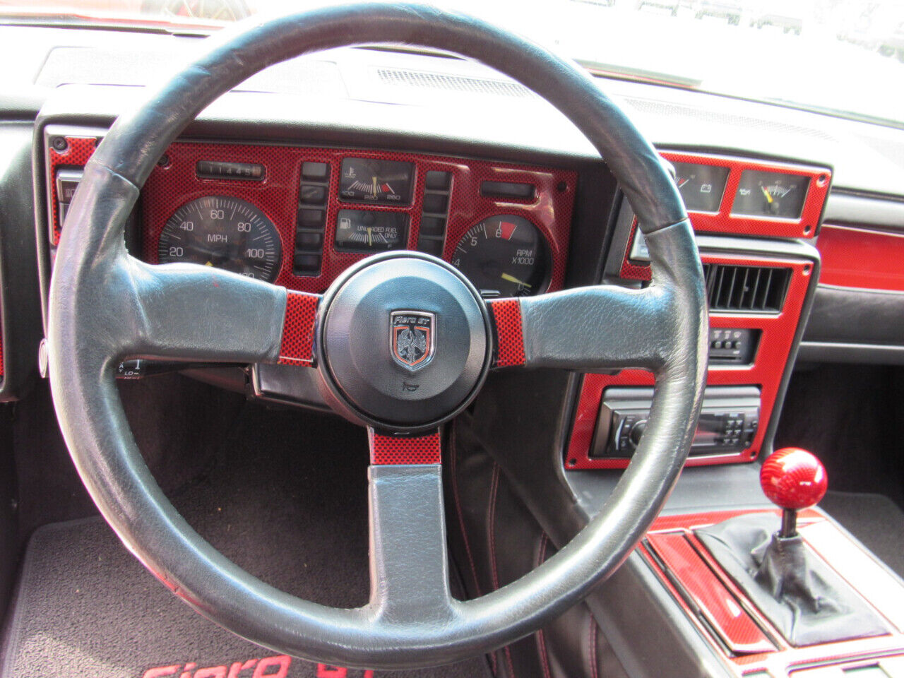 Pontiac-Fiero-Coupe-1985-24