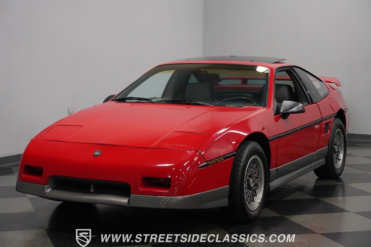 Pontiac-Fiero-Coupe-1986-5