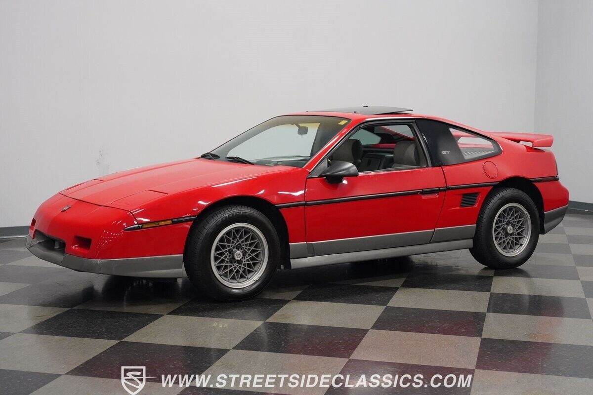 Pontiac-Fiero-Coupe-1986-7