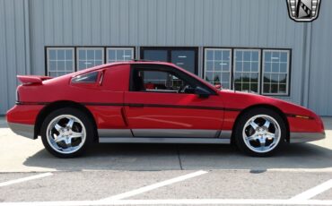 Pontiac-Fiero-Coupe-1986-8