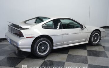 Pontiac-Fiero-Coupe-1987-11