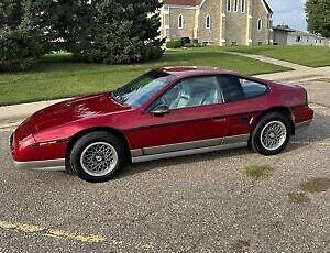 Pontiac Fiero Coupe 1987