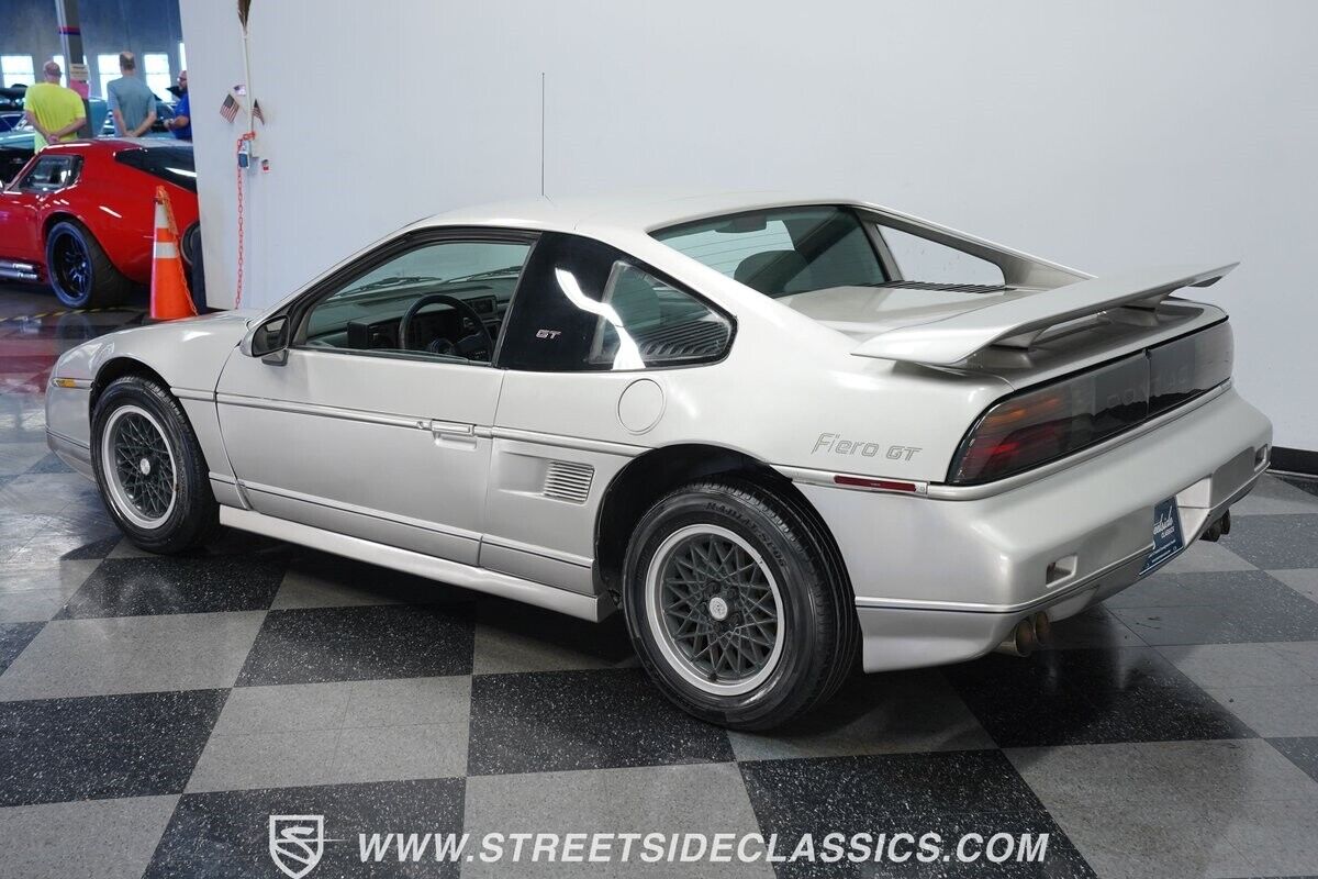 Pontiac-Fiero-Coupe-1987-6