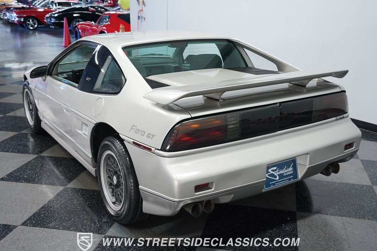 Pontiac-Fiero-Coupe-1987-7