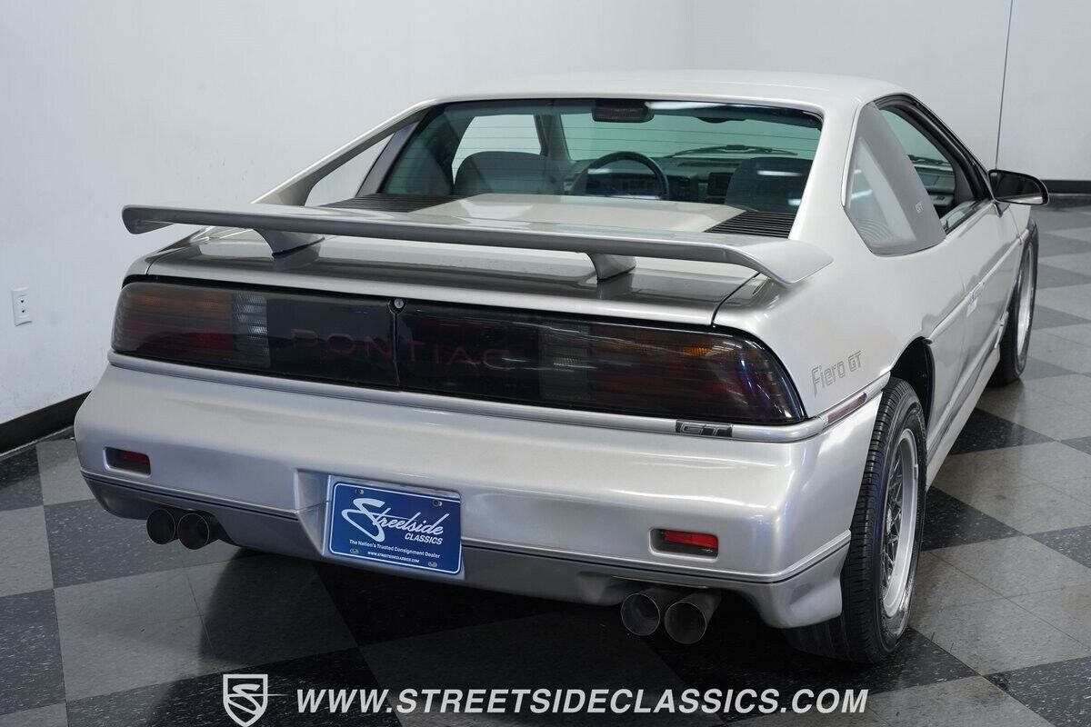 Pontiac-Fiero-Coupe-1987-9