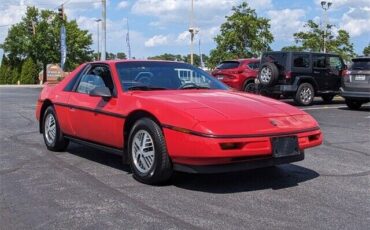 Pontiac-Fiero-Coupe-1988-1