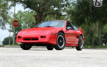 Pontiac-Fiero-Coupe-1988-2