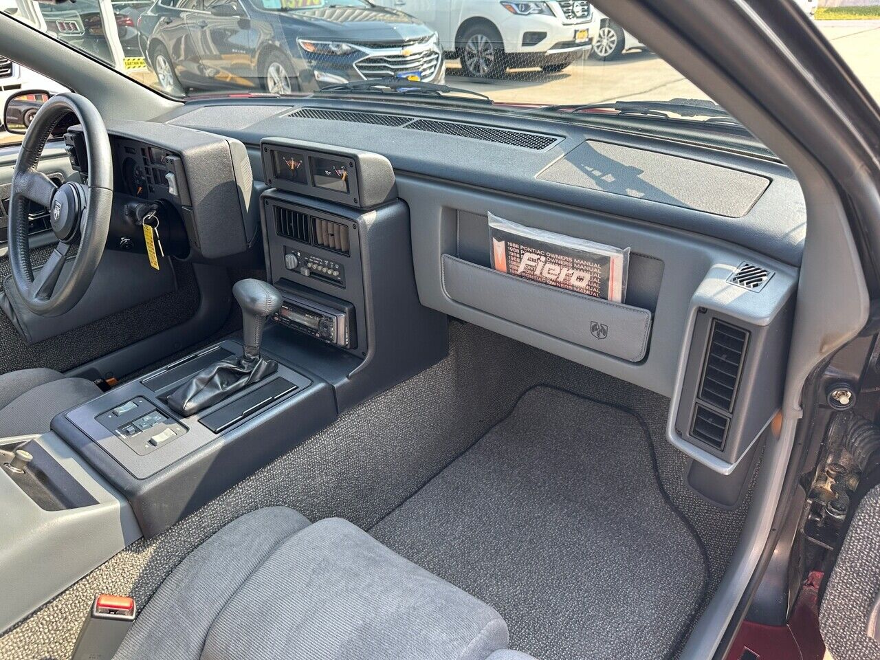 Pontiac-Fiero-Coupe-1988-24