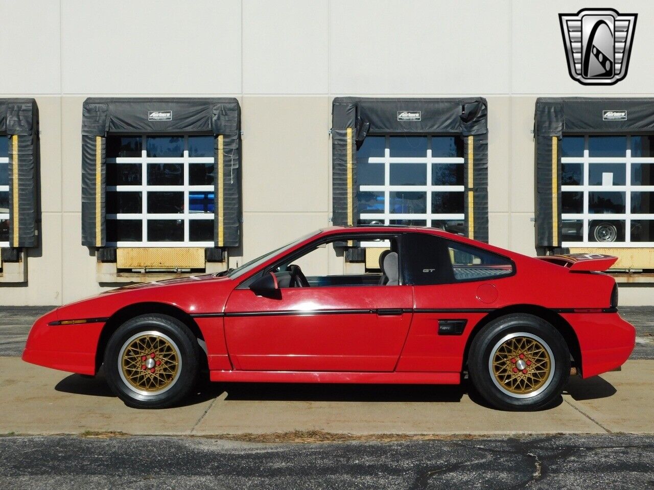 Pontiac-Fiero-Coupe-1988-3